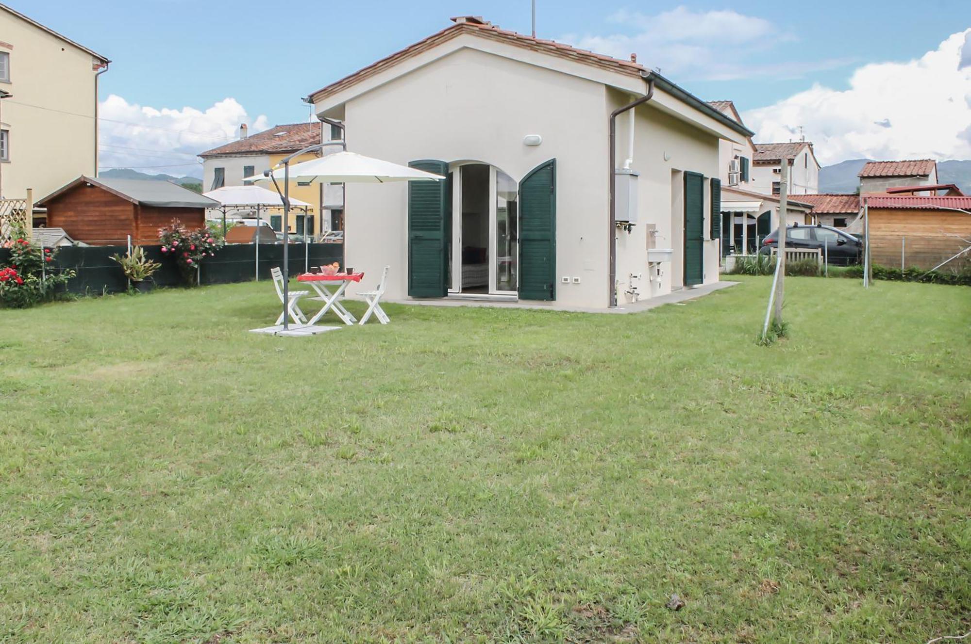Modern Home With Private Parking Near The Station! Lucca Exteriör bild